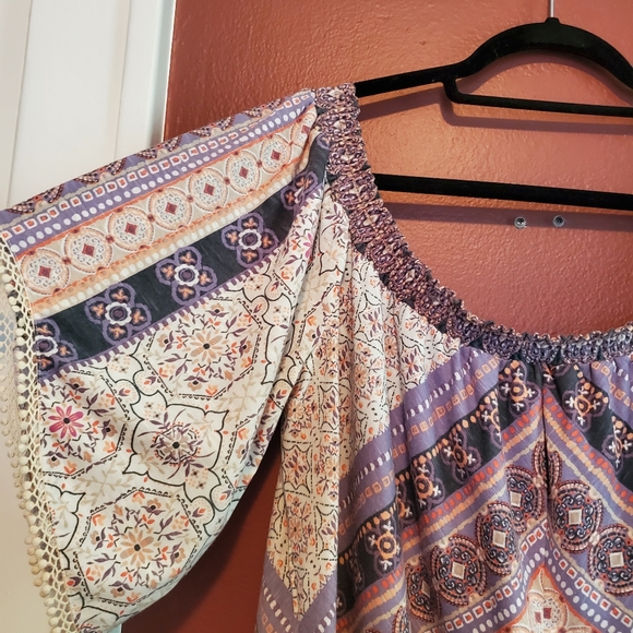 Maurices size xxl off the shoulder top - Picture 2 of 3